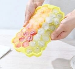 Siliconen IJsblokjesvorm Met Deksel Assorti - IJsklontjesvorm - IJsklontjes - IJsvormpjes Maker - Fruit IJs - Babyvoeding - IJsjes Maken - Fruit Voor Smoothies Invriezen - IJslolly's - Hapjes - IJsklontjes Vorm - Herbruikbaar - BPA Vrij - Hexagon -Merkloos Winkel 1200x1091 5