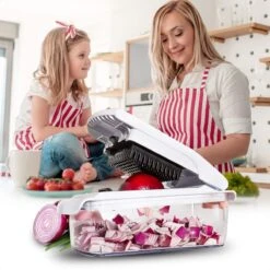 Lekro Multifunctionele Groentesnijder Met Glazen Ovenschaal - Mandoline - Uiensnijder - Frietsnijder - Groentensnijder- Anti-slip Mat - Glas & RSV - 12-delig -Merkloos Winkel 1200x1200 1358