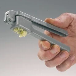 Westmark Biopress Knoflookpers 15,2 X 2,5 X 3,1 Cm - Aluminium - RVS 28 Westmark Biopress Knoflookpers 15,2 X 2,5 X 3,1 Cm - Aluminium - RVS -Merkloos Winkel 1200x1200 1859