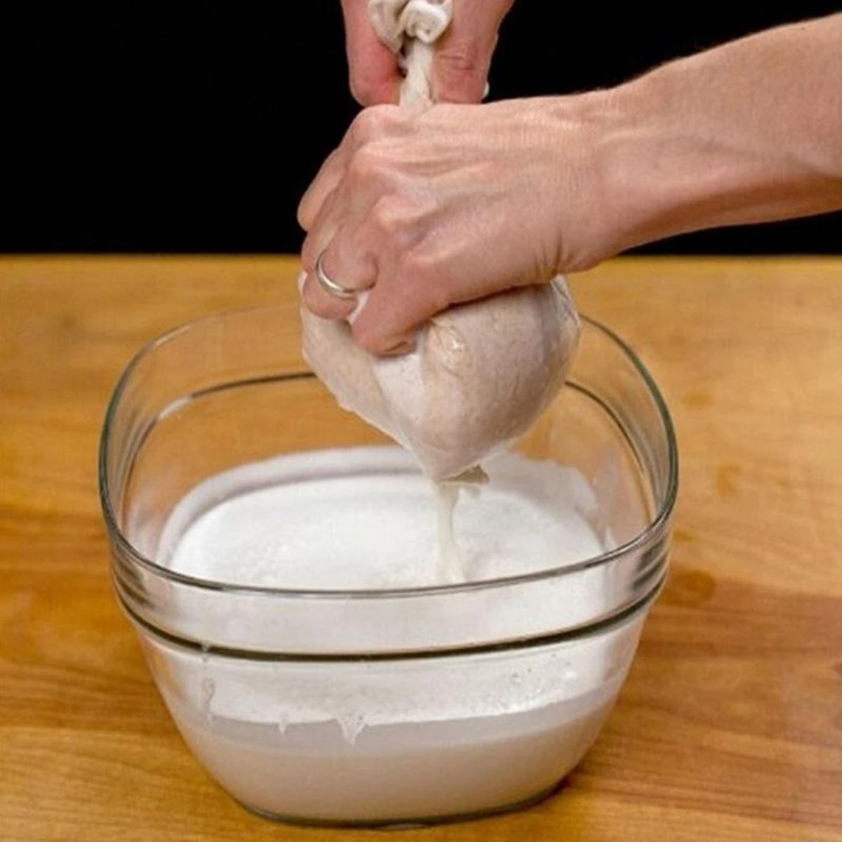 Kaasdoek - Passeerdoek - Neteldoek - Passeerzeef - Notenmelkzak - Zeefdoek - 200 Mesh - 15x20 Cm 6 Kaasdoek - Passeerdoek - Neteldoek - Passeerzeef - Notenmelkzak - Zeefdoek - 200 Mesh - 15x20 Cm - Afbeelding 4