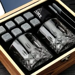 Olvy Whiskey Set Met 2 Whiskey Glazen En 8 Whiskey Stones - Incl. Opbergzakje, Onderzetters En Tang - Cadeauset - Luxe Whisky Set - Whiskey Glazen - Gift Set -Merkloos Winkel 1200x1200 3436