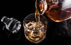 VDN Donella Whiskey Glazen Set Handgeblazen - 4 Whiskeyglazen – Tumbler - Loodvrij Kristal Glas -Merkloos Winkel 1200x762 9