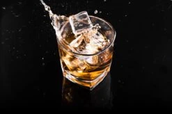 VDN Donella Whiskey Glazen Set Handgeblazen - 4 Whiskeyglazen – Tumbler - Loodvrij Kristal Glas -Merkloos Winkel 1200x799 103