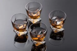 VDN Edam Whiskey Glazen Set Handgeblazen - 4 Whiskeyglazen – Tumbler - Loodvrij Kristal Glas -Merkloos Winkel 1200x799 105