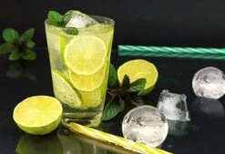 Merkloos 6 X Ice Ball Maker - Siliconen Dienblad Met Deksel - Makkelijk In Te Vullen, Te Gebruiken En Te Reinigen - 6 Ronde Ijsblokjes - Vaatwasmachinebestendig - Gebruik Voor Gin, Whisky & Cocktails - Zwart -Merkloos Winkel 1200x821