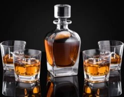 VDN Donella Whiskey Glazen Set Handgeblazen - 4 Whiskeyglazen – Tumbler - Loodvrij Kristal Glas -Merkloos Winkel 1200x941 3